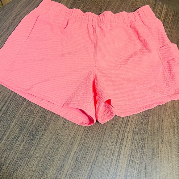 Columbia Pants - 🤩 COLUMBIA Women's Vibrant Pink Cargo Shorts